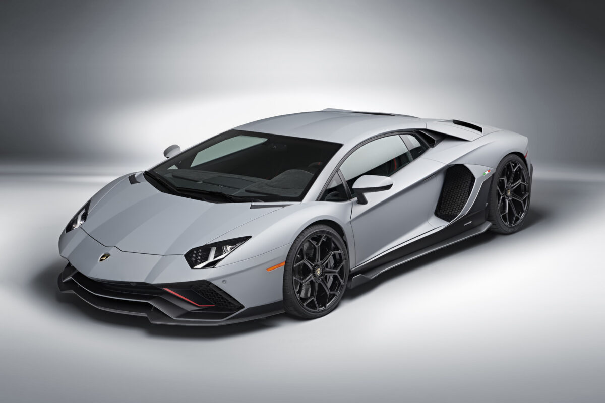 lamborghini aventador velocità massima