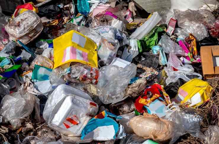 Rifiuti di plastica diventano carburanti