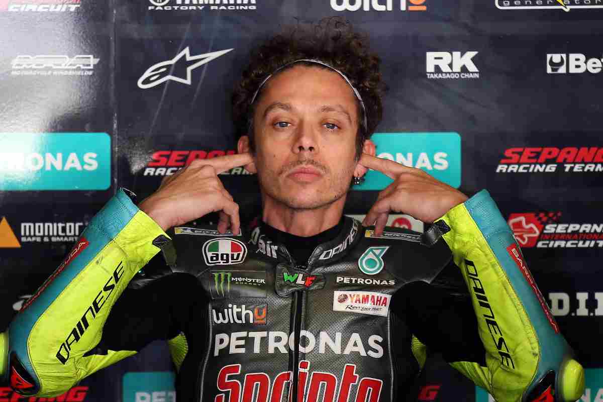 BMW omaggia Valentino Rossi