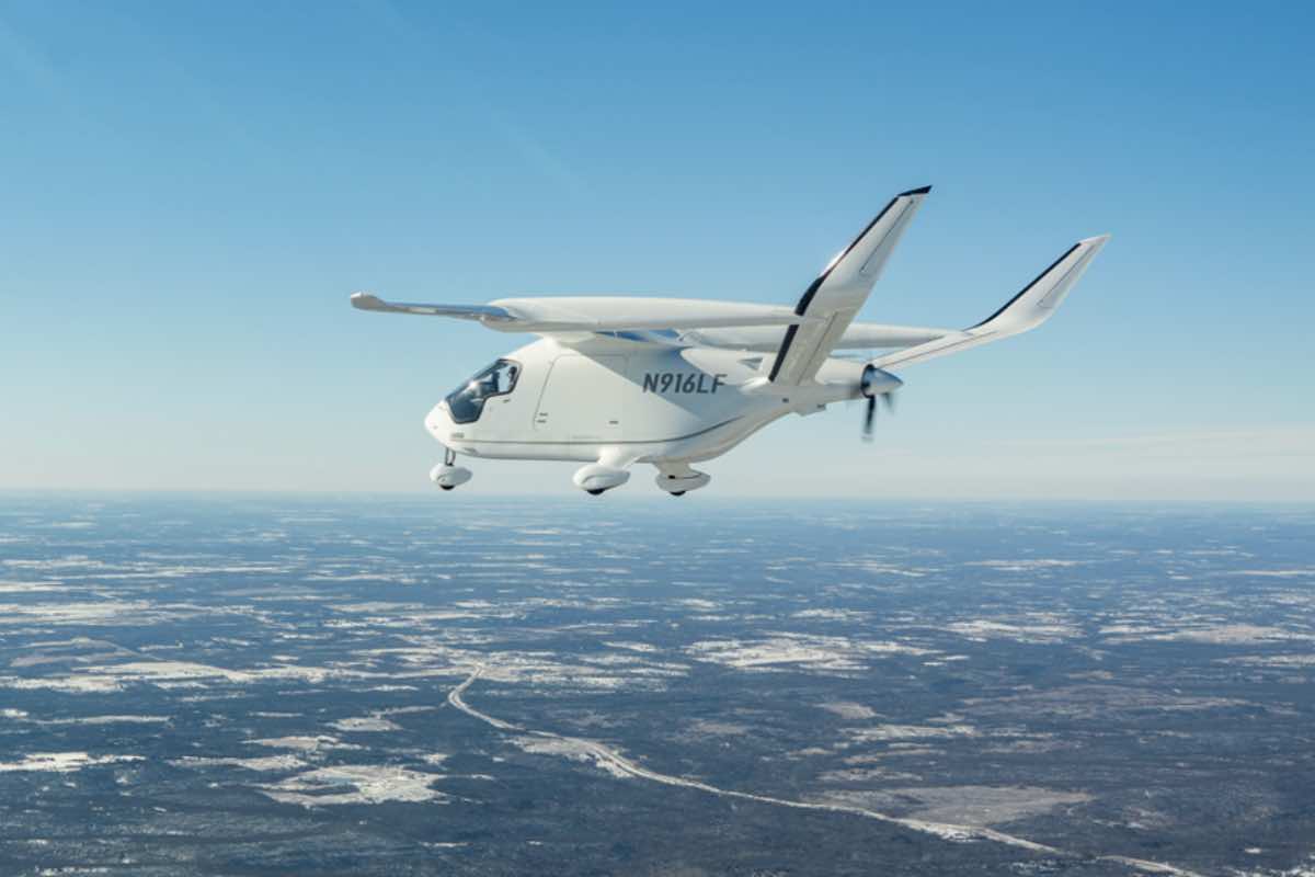 Aereo primo volo elettrico