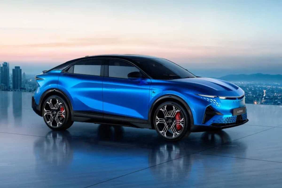 Alpine A390