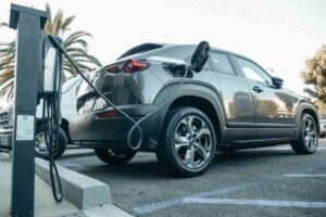 Tesla e Stellantis, ora è un vero disastro: spunta la notizia che nessuno si aspettava di leggere