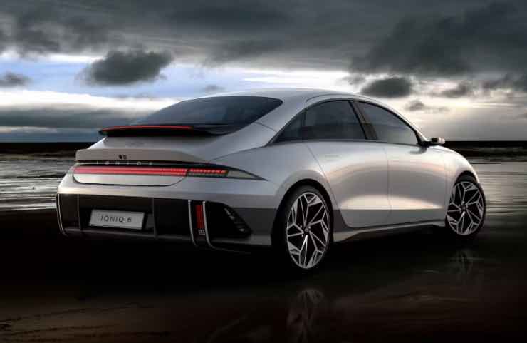 Hyundai Ioniq 6 avrà 700 km di autonomia