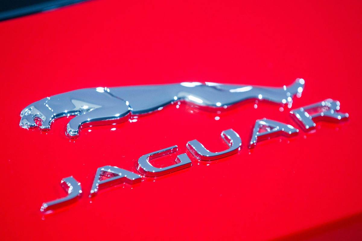 Jaguar SUV crisi