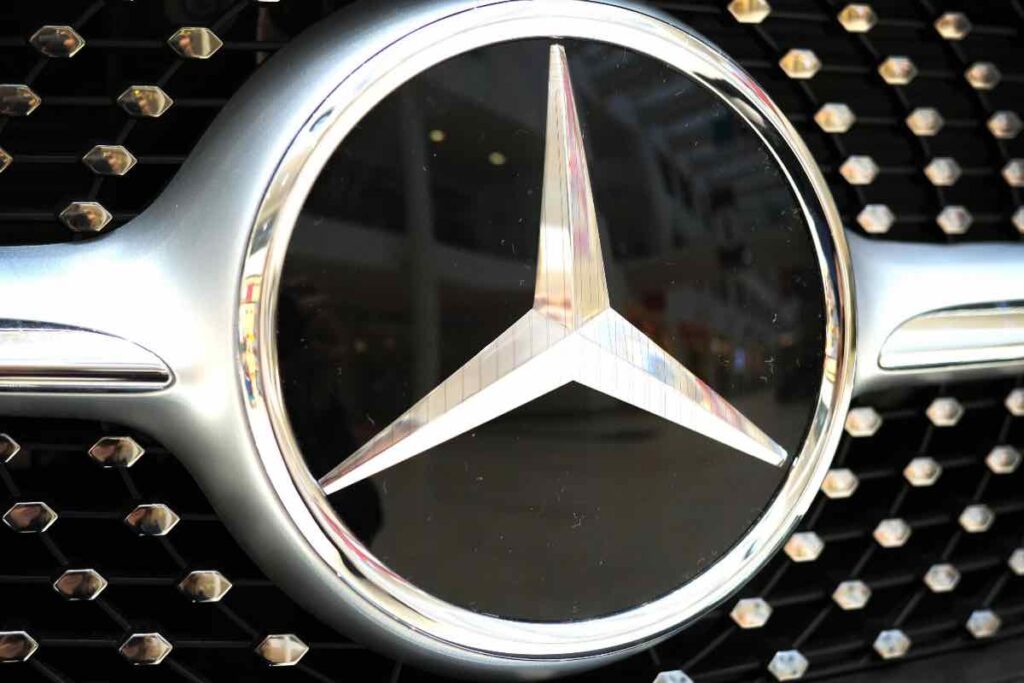 Arriva un nuovo gioiello del lusso firmato Mercedes: è un vero e proprio salotto viaggiante