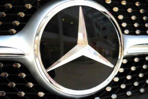 Arriva un nuovo gioiello del lusso firmato Mercedes: è un vero e proprio salotto viaggiante