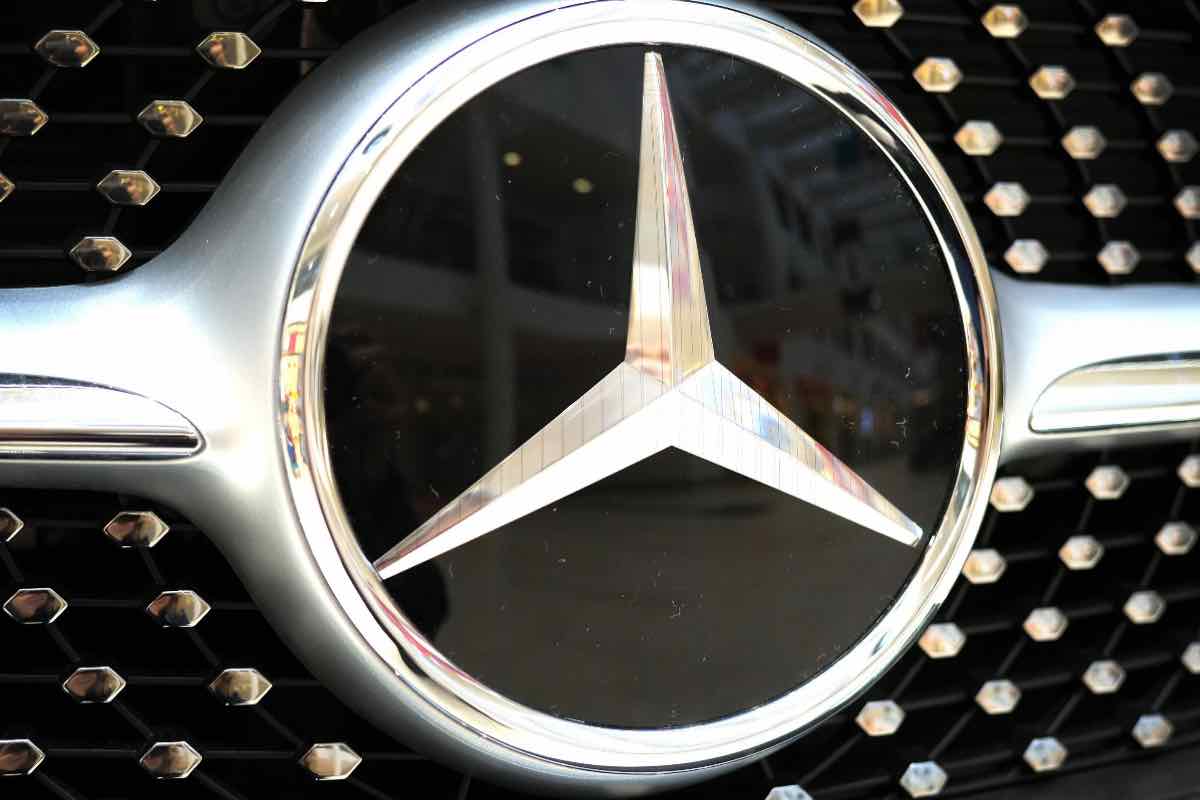 Arriva un nuovo gioiello del lusso firmato Mercedes: è un vero e proprio salotto viaggiante
