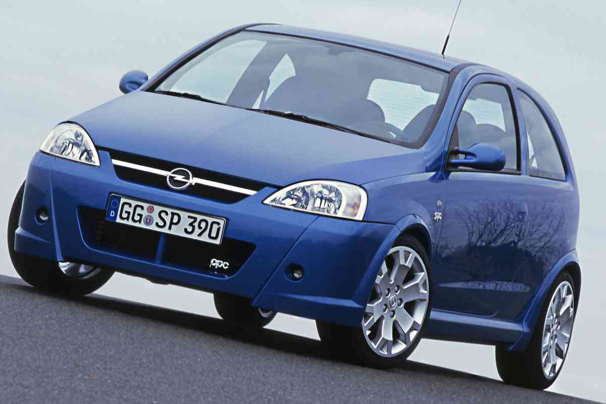 La storia delle versioni Opel OPC