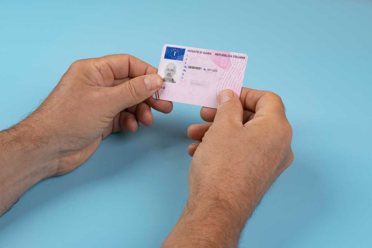 Addio al tradizionale formato cartaceo plastificato