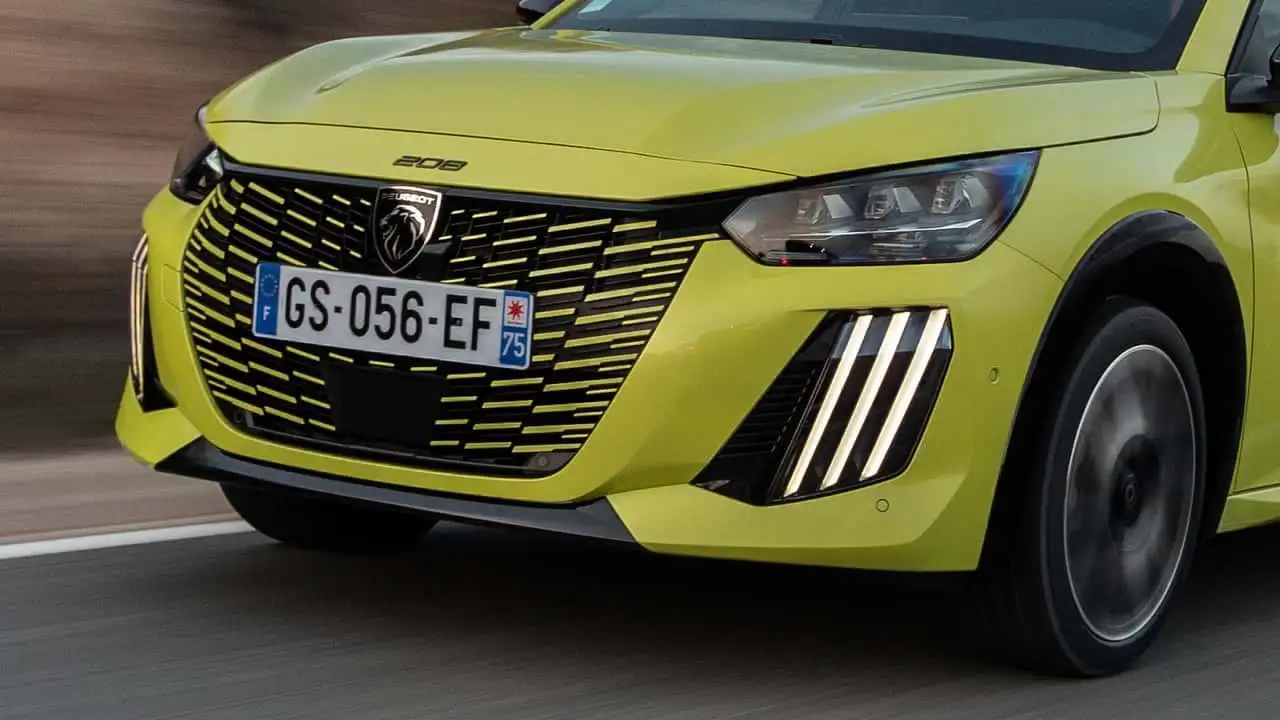 Nuova Peugeot 208