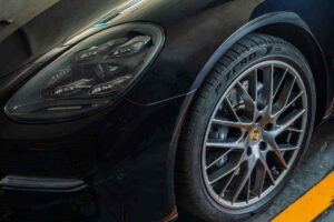 PSG-Inter, tra le vittime anche una "povera" Porsche: quando la ritrovano è in uno stato agghiacciante (VIDEO)