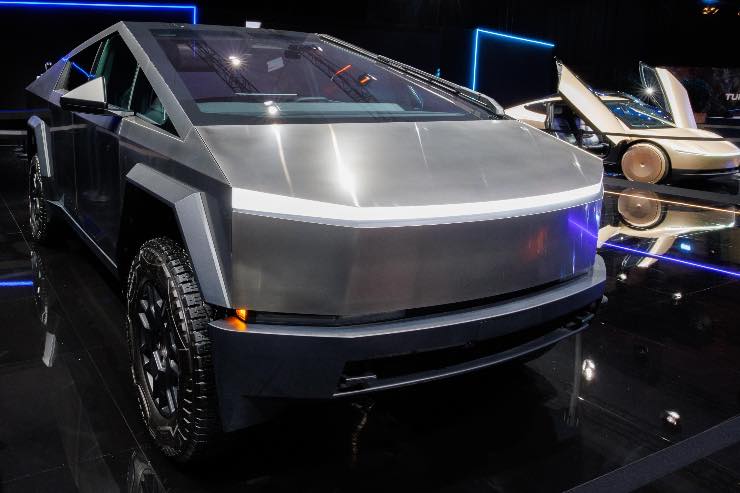 Tesla Cybertruck produzione fermata in Texas
