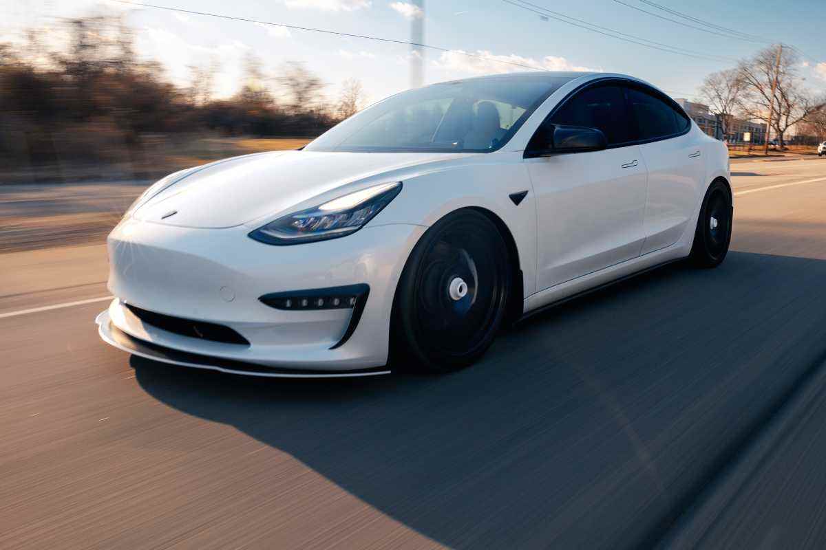 Nuovo problema per la Tesla