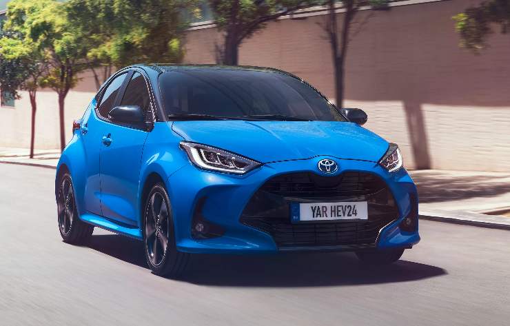 Toyota Yaris ibridi e batterie allo stato solido