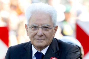 Sergio Mattarella si presenta con una Lancia iconica: è il modello fatto su misura per il Presidente della Repubblica